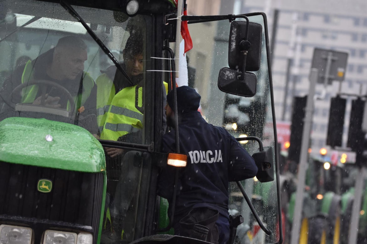 Protest rolników 2024. Ciągniki rolników blokują wjazdy do Poznania