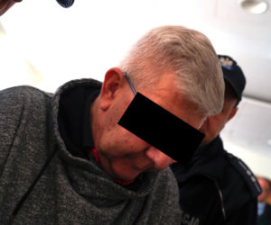 Ksiądz oskarżony o zabójstwo siekierą. W sądzie przyznał, że ma dziecko