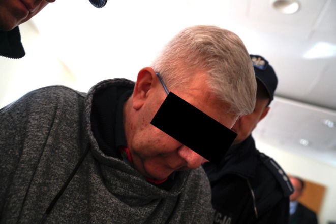 Ksiądz oskarżony o zabójstwo siekierą. W sądzie przyznał, że ma dziecko