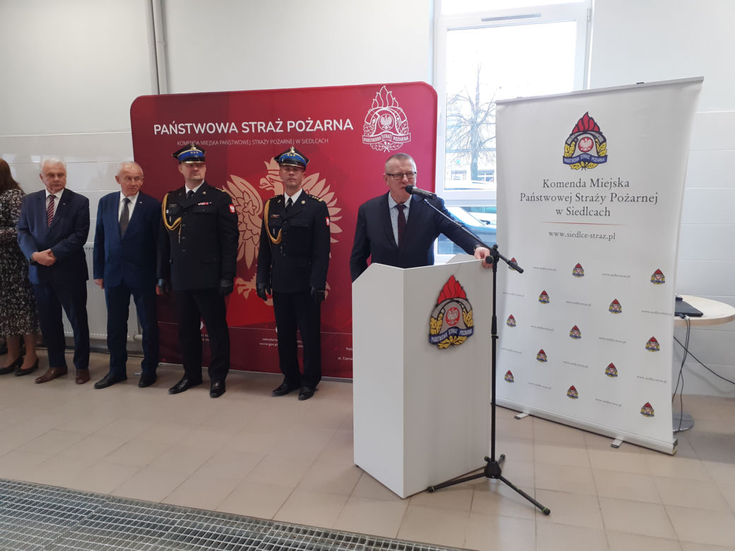 Przekazanie promes dla młodzieżowych drużyn strażaków ochotników w KM PSP w Siedlcach