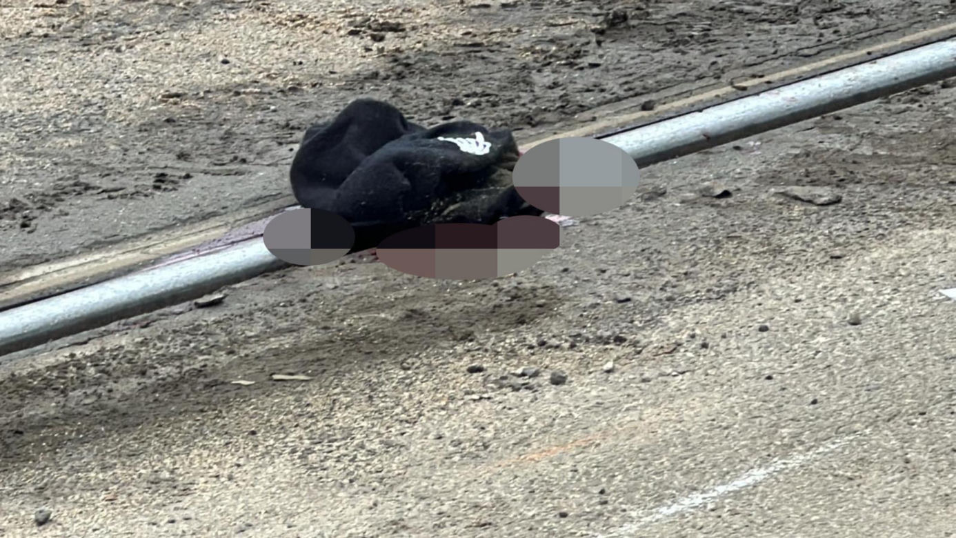 Warszawa, Mokotów. Dramat na rondzie Schumana. 17-latek wpadł pod ruszający tramwaj