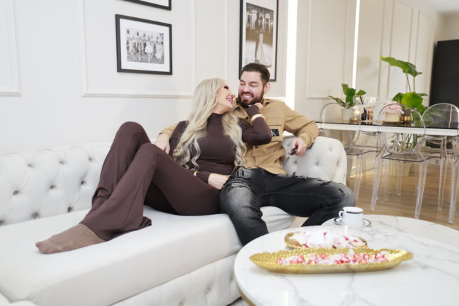 Lata temu wygrała "Projekt Lady", teraz pokazała jak mieszka! Biel i złoto biją po oczach