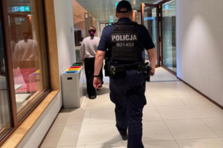 12-latek wyciągnął nóż i groził koledze! Niepokojący incydent przed szkołą podstawową