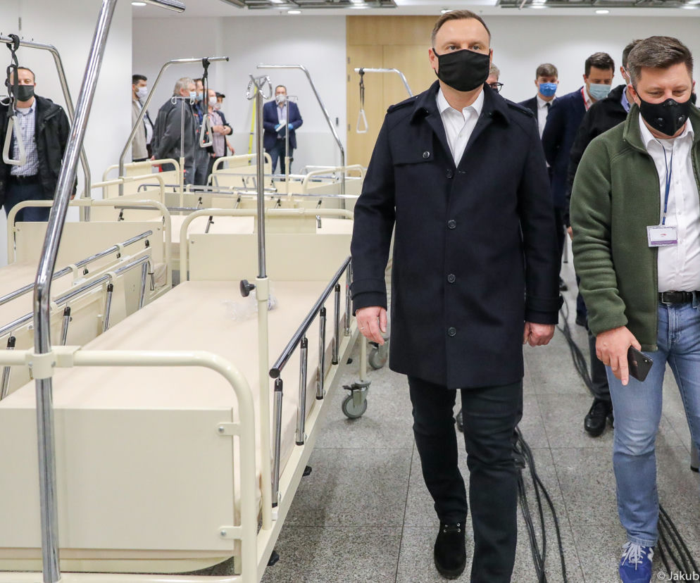 Andrzej Duda zakażony koronawirusem. Jak duże jest ryzyko?