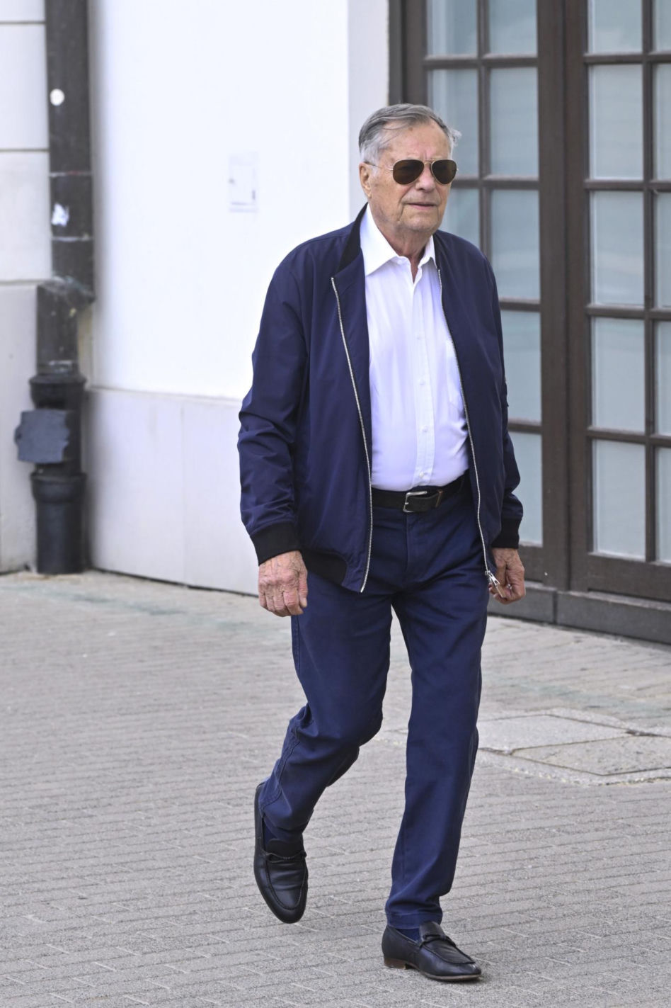 Pogrzeb Stanisławy Celińskiej. Tak się "wystroiły" gwiazdy. Karolak robił nawet zdjęcia telefonem! Wprowadzają nowy pogrzebowy savoir vivre?