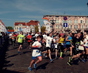 Bydgoski Bieg Urodzinowy 2019. Na stracie stanęło ponad 1300 biegaczy! [ZDJĘCIA, WIDEO]