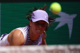 Kiedy gra Iga Świątek z Martą Kostiuk? Znamy godzinę meczu w Roland Garros!