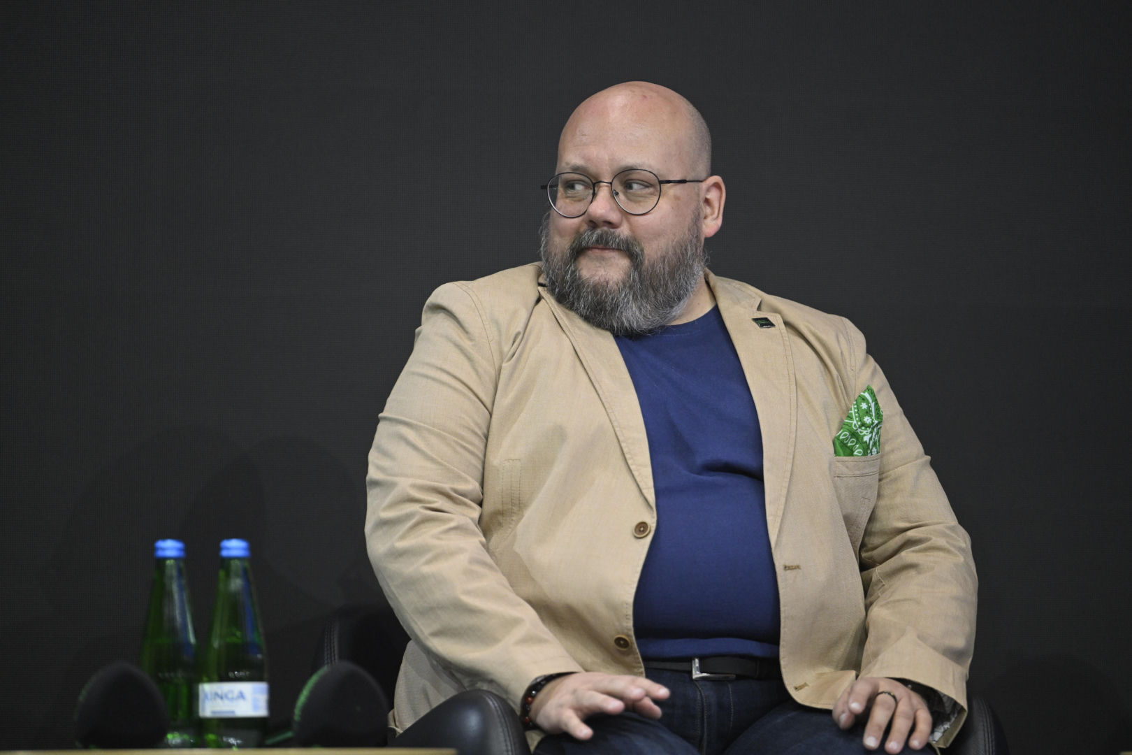 Warszawskie Targi Obronne. Scena Biała. Fake newsy. Czy można z nimi wygrać