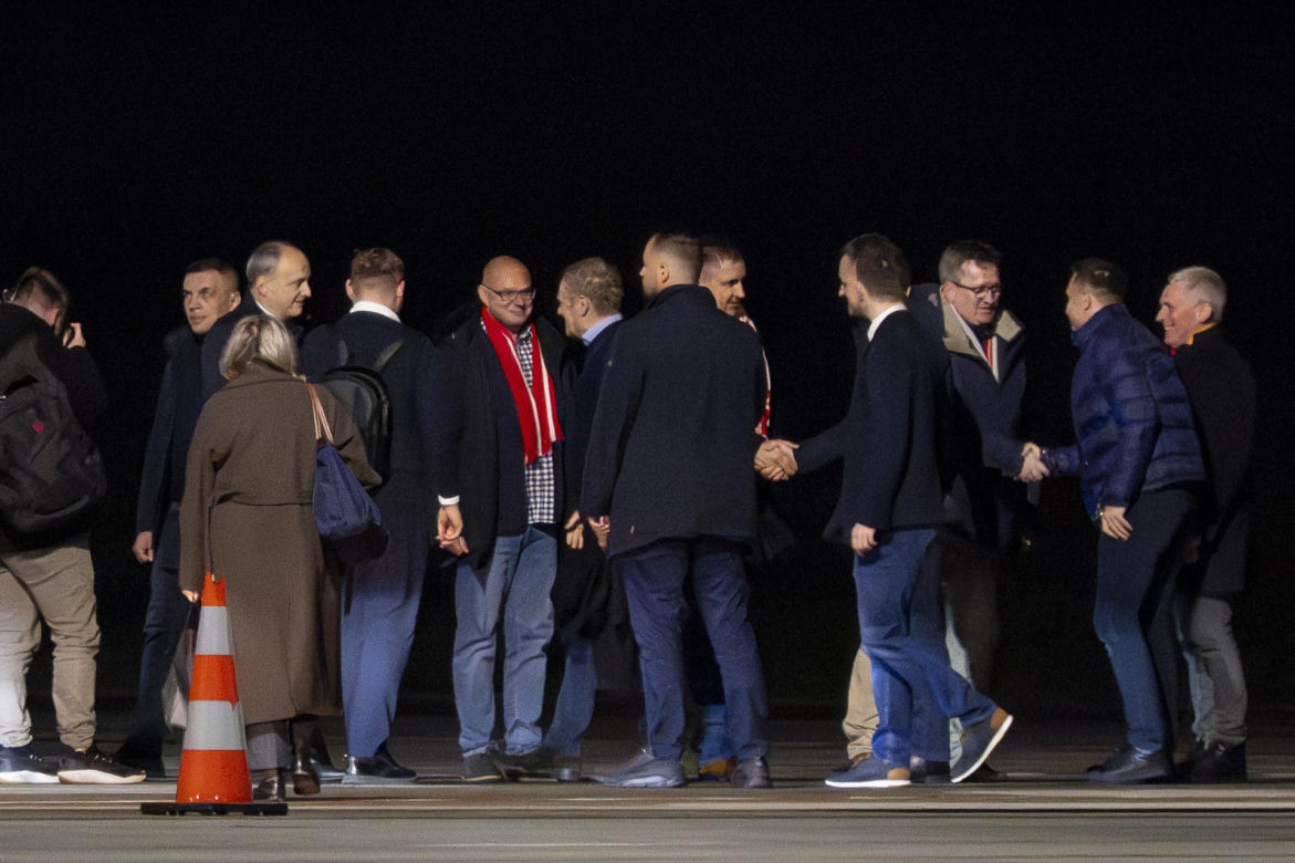 Donald Tusk przyleciał na mecz Litwa - Polska