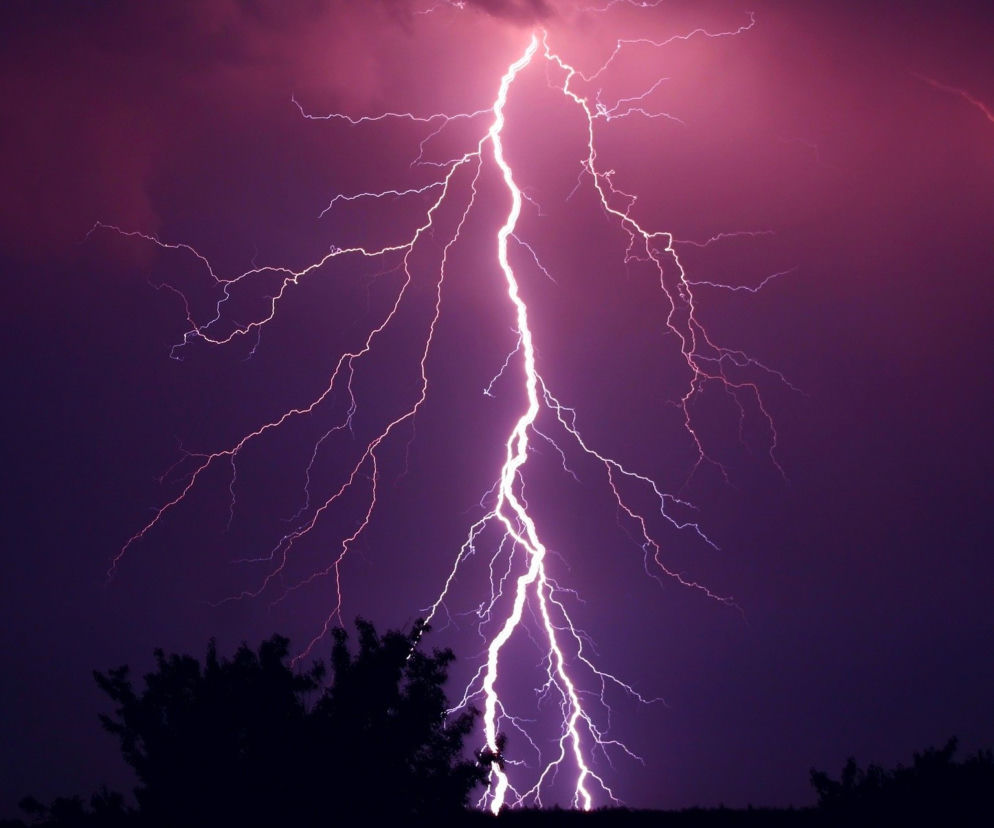 Gdzie jest burza w Bełchatowie lub okolicy? Sezon burzowy rozpoczęty [RADAR BURZ ONLINE]