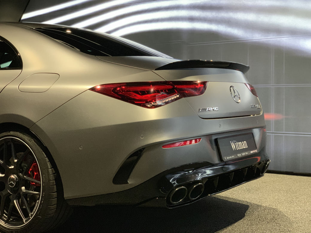 Premiery AMG w AMG Brand Center
