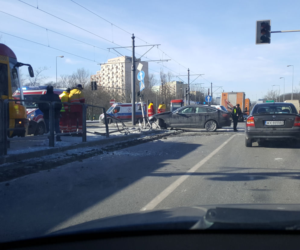 Zderzenie samochodu z tramwajem
