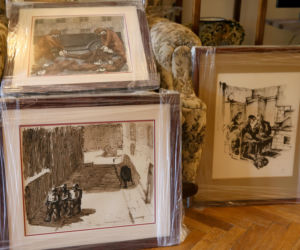 Wiemy, u kogo teraz mieszka Jarosław Kaczyński! W takich warunkach spędza czas. Mamy ZDJĘCIA!