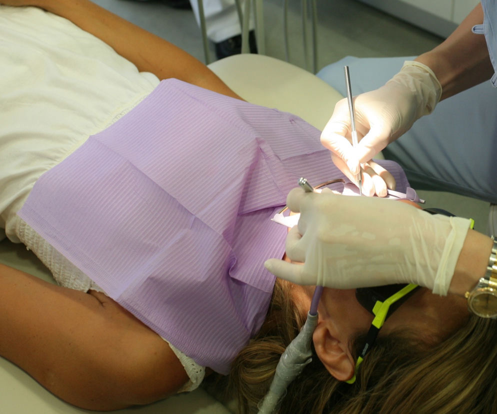 Koronawirus: Dodatkowa opłata u dentysty lub lekarza? Czy opłata covidowa jest legalna?
