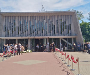 Rozpoczyna się pogrzeb Andrzeja Strzeleckiego
