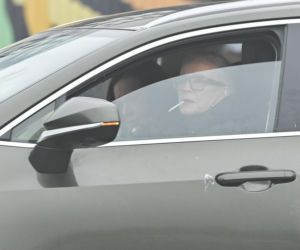 Krystyna Janda kurzy w aucie