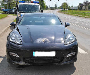 Kradzione Porsche Panamera porzucone przez złodzieja