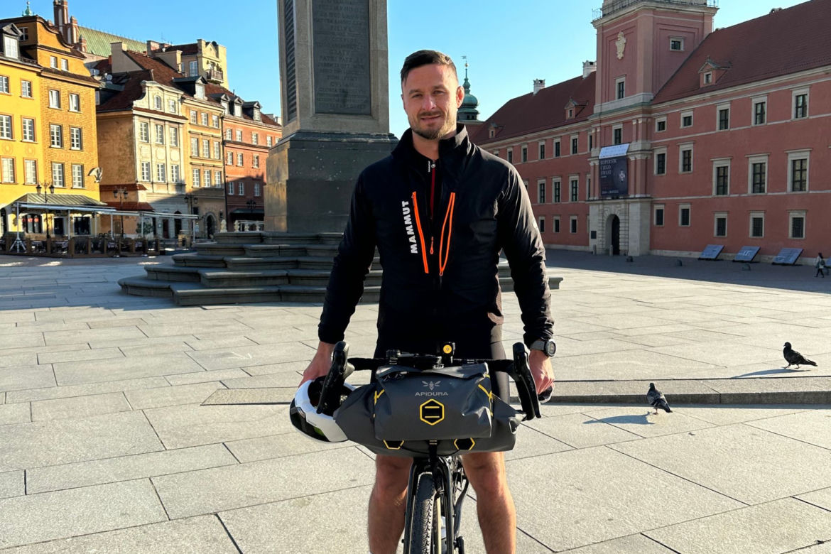 Jarosław pasha Jarząbkowski jedzie rowerem na Paris Major 2023! Przed nim ponad 1700 km! [ZDJĘCIA]