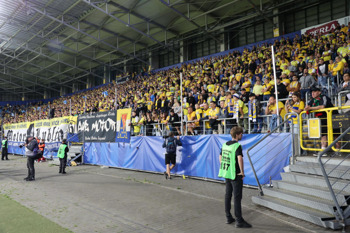 Kolejna porażka Motoru Lublin. Tym razem w starciu z mistrzem Polski. Żółto-biało-niebiescy mogą jednak liczyć na fanatyczny doping!