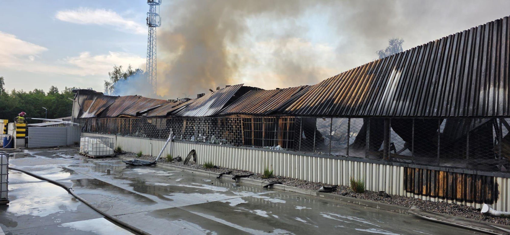 Pożar hali w Siemianowicach Śląskich