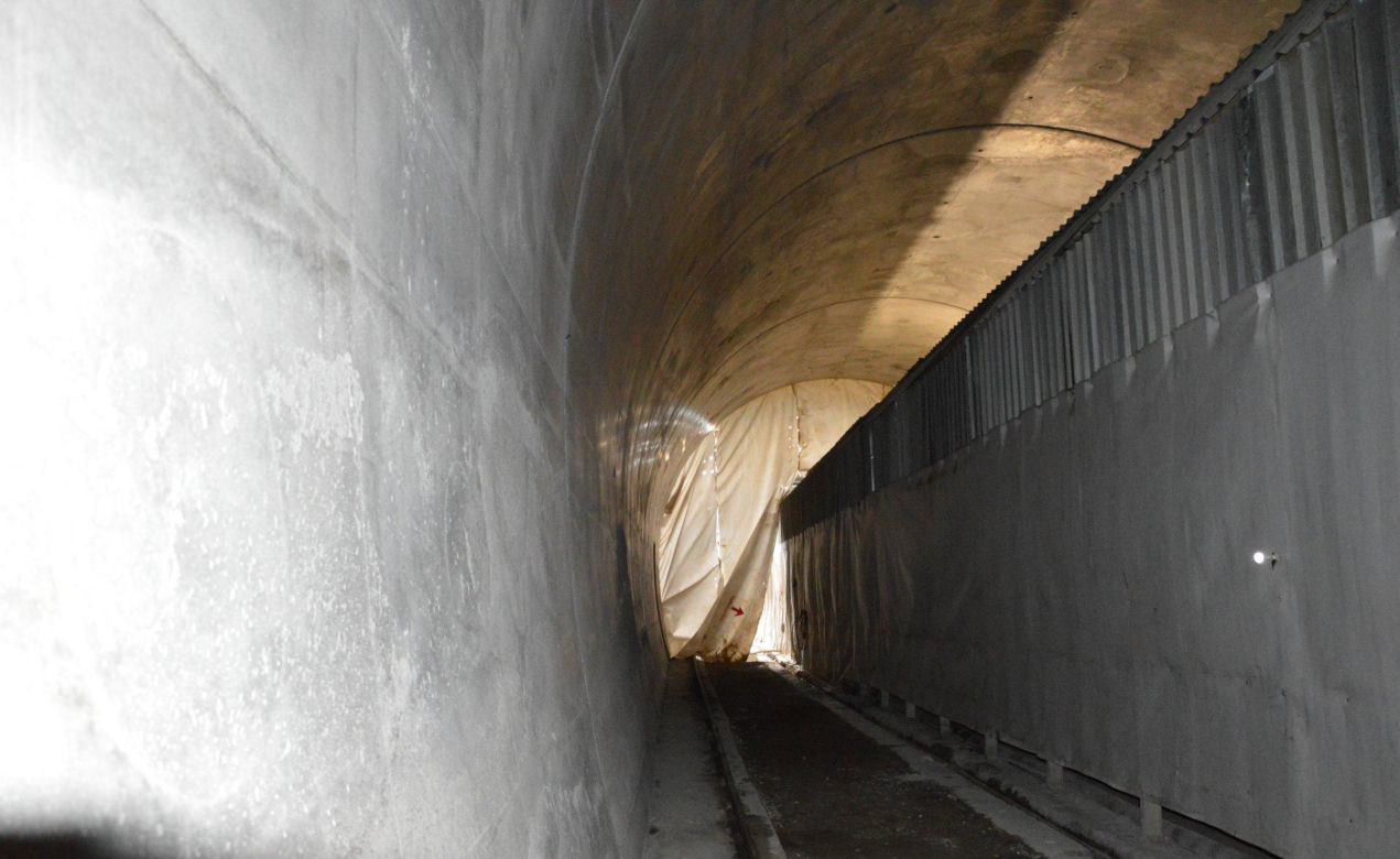 Poszerzają tunel kolejowy Wrocław Jelenia Góra