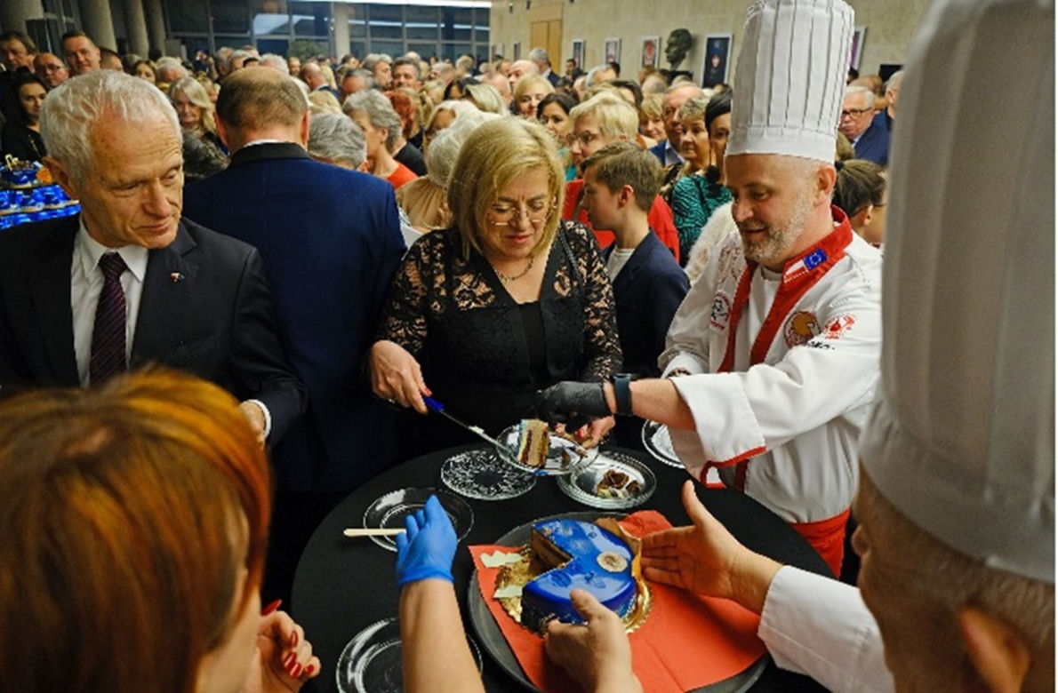 Słodkie 669 urodziny Rzeszowa
