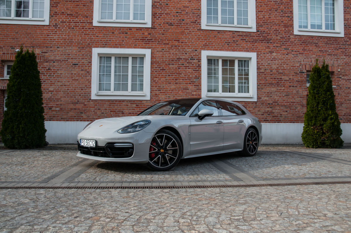 Porsche Panamera Turbo Sport Turismo 4.0 V8 550 KM
