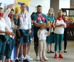 Polscy olimpijczycy wrócili do ojczyzny! Wzruszające sceny na Okęciu