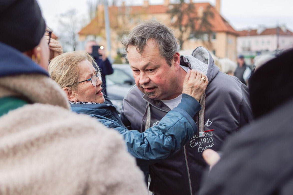 Mieszkańcy Przeróbki żegnają listonosza Grzegorza 