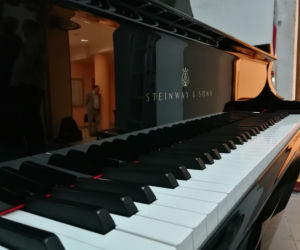 Filharmonia Pomorska w Bydgoszczy zyskała dwa nowe fortepiany! [ZDJĘCIA]