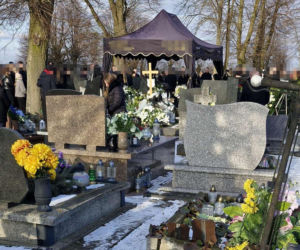 Pogrzeb 26-letniej Katarzyny, która zginęła w wypadku w Choceniu. Kobieta była w ciąży