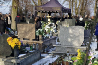 Pogrzeb 26-letniej Katarzyny, która zginęła w wypadku w Choceniu. Kobieta była w ciąży