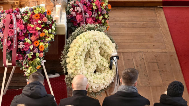 Kolorowe kwiaty okryły trumnę Anity. Wzruszające słowa księdza. "Każdy z nas chciałby mieć taki pogrzeb"