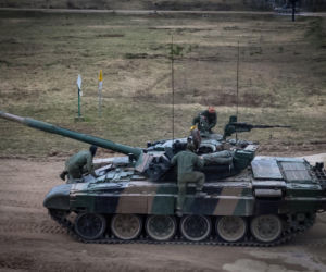 Pancerniacy z Braniewa na poligonie w Orzyszu. Siła ognia czołgów PT-91 Twardy