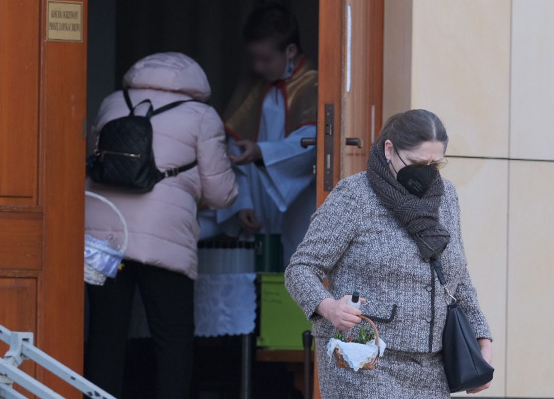 Krystyna Pawłowicz z wielkanocną święconką