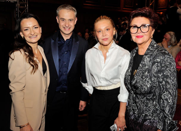 Wicepremier Krzysztof Gawkowski z żoną w teatrze. Spotkali Jolantę Kwaśniewską!