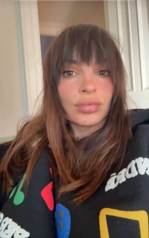 Emily Ratajkowski pokazała efekt metamorfozy. "Mam najgorszą fryzurę w moim życiu" 
