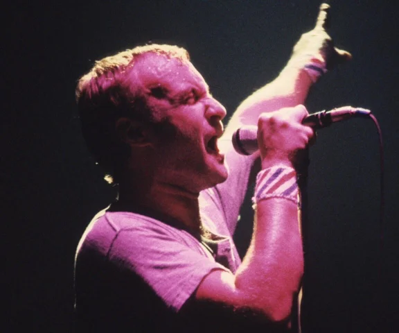 Jeden wciśnięty przez pomyłkę guzik zmienił muzykę lat 80. Tak narodził się legendarny patent Phila Collinsa