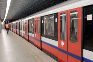Ćwiczenia na nowych stacjach metra: Systemy przeciwpożarowe i oddymiające są sprawne! [AUDIO, WIDEO]