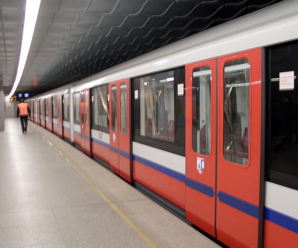 Ćwiczenia na nowych stacjach metra: Systemy przeciwpożarowe i oddymiające są sprawne!