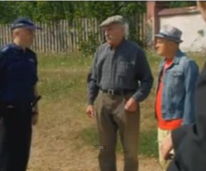 Ranczo 8 sezon odc. 98. Stasiek (Arkadiusz Nader), Stach Japycz (Franciszek Pieczka), Pietrek (Piotr Pręgowski)