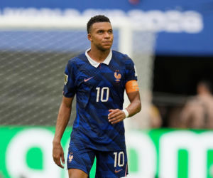 Kylian Mbappe z aktorką Ester Exposito na wakacjach na Sardynii