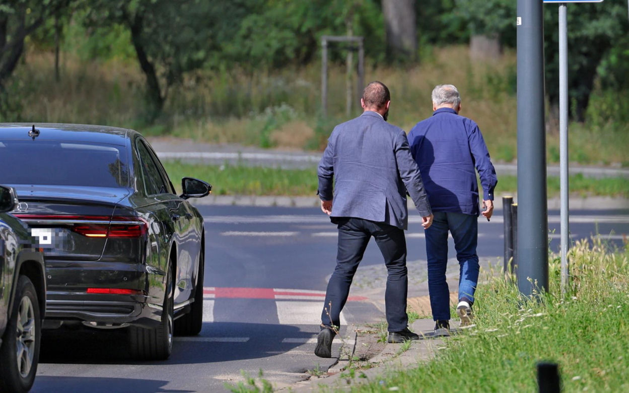 Aleksander Kwaśniewski u fryzjera