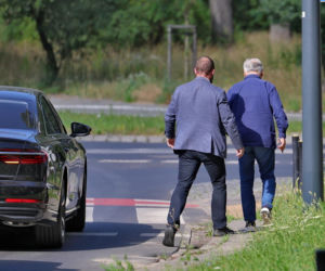 Aleksander Kwaśniewski u fryzjera