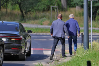 Aleksander Kwaśniewski u fryzjera