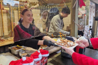 Przewodnik po najsmaczniejszych jarmarkach w Polsce. Tu zjesz prawdziwe smakołyki!