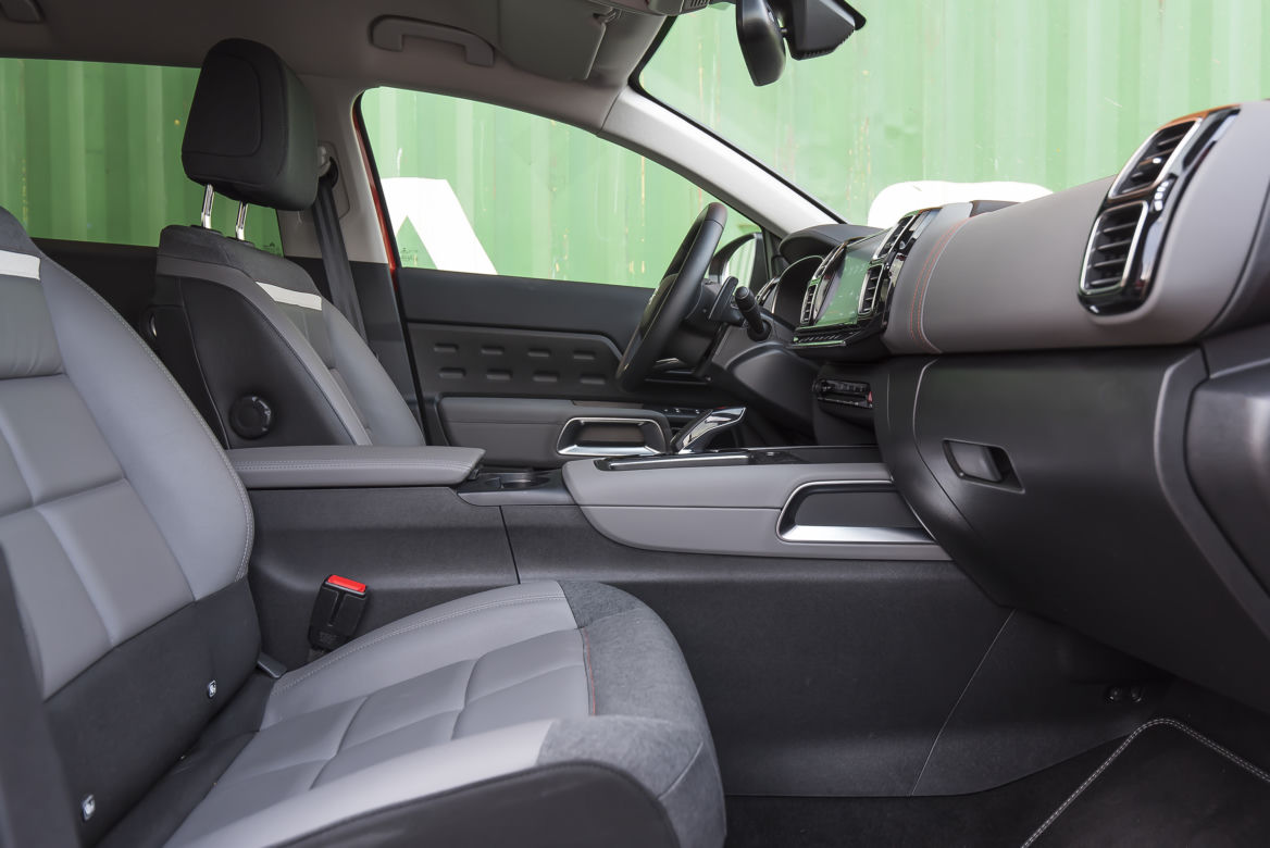 Citroen C5 Aircross 1.2  PureTech 130 EAT8 Shine