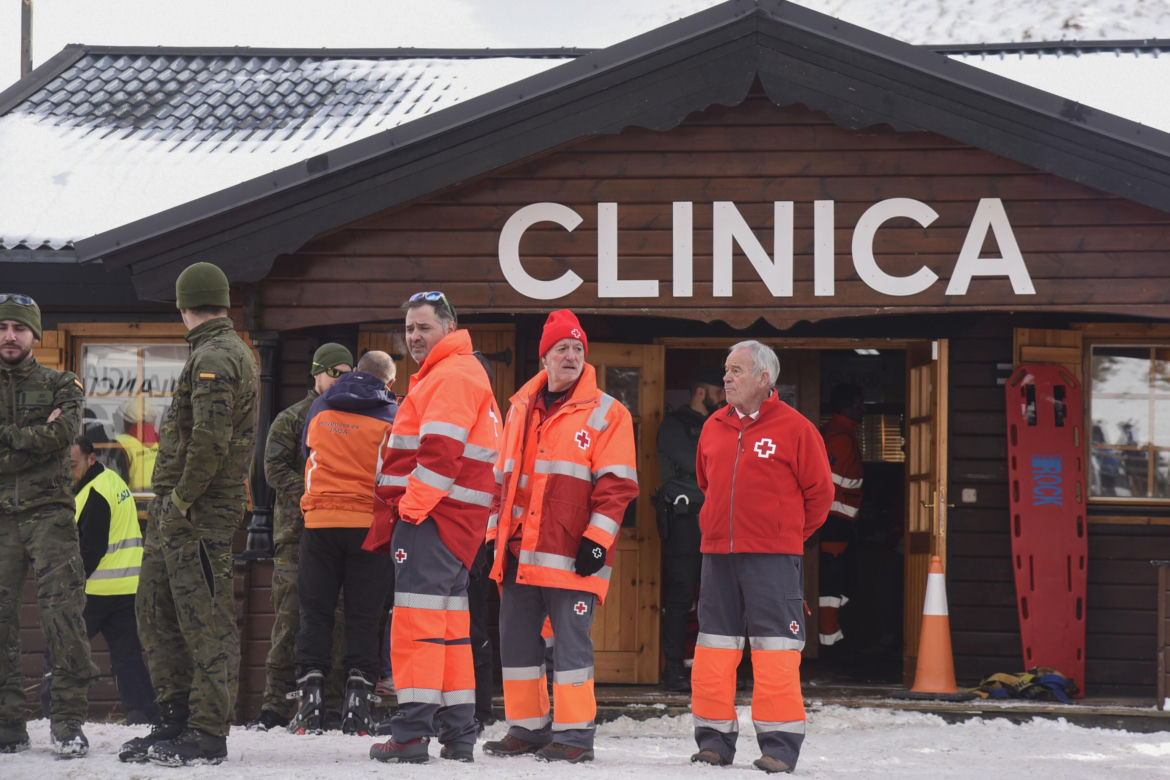 Akcja ratunkowa w ośrodku narciarskim. Kilkudziesięciu rannych