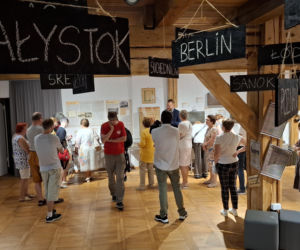 80 lat polskiego Koszalina podczas oprowadzania kuratorskiego w muzeum