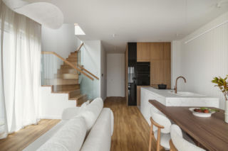 Spokój w każdym detalu. Dom w stylu modern organic z elementami estetyki japandi